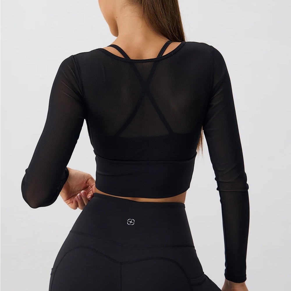 Berlook Activewear Black Cut Out Long Sleeve Top--Light Support - Picture 2 of 7